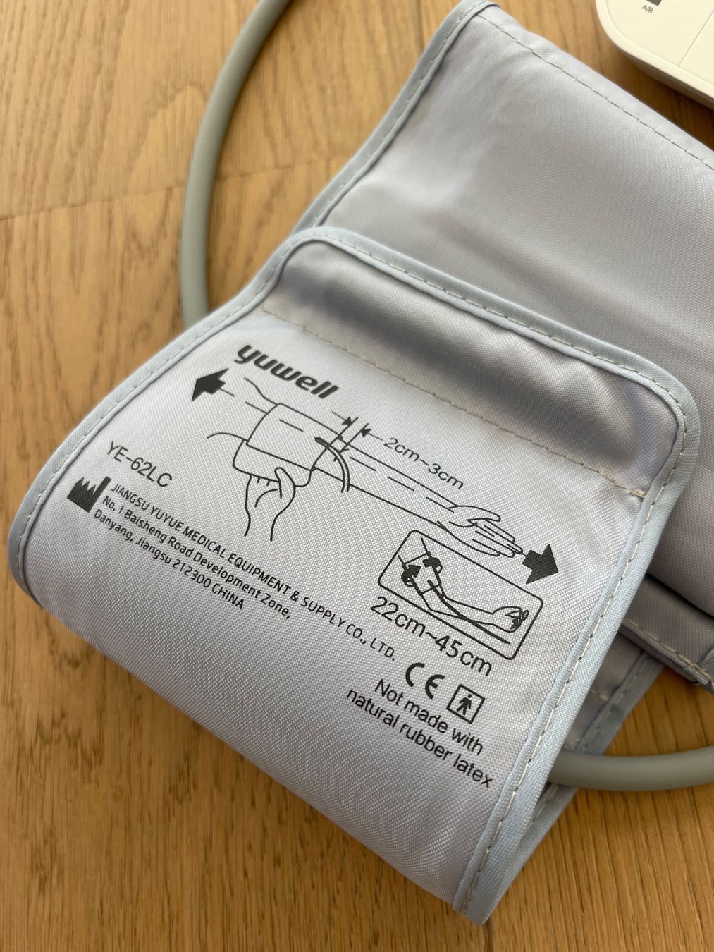Attrezzature mediche: Blutdruckmessgerät yuwell – Usato da Naters venduto da tob_6x2m 2