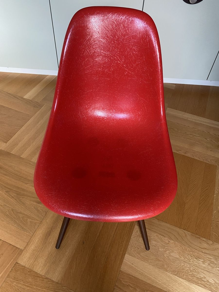Vitra Sedie: Eames Fiberglass classic red – Usato da Zürich venduto da Oso_17