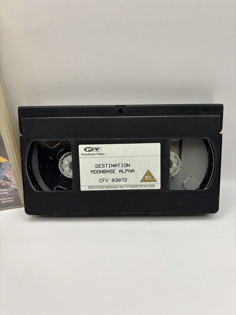 Tutti i VHS: VHS Cosmos 1999 Destination Moonbase Alpha Retro Rare – Usato da Genève venduto da sho_67qj 3