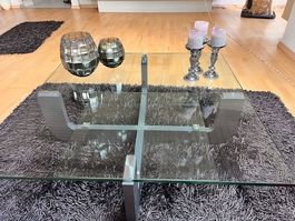 Designer-Couchtisch aus Sicherheitsglas – gross