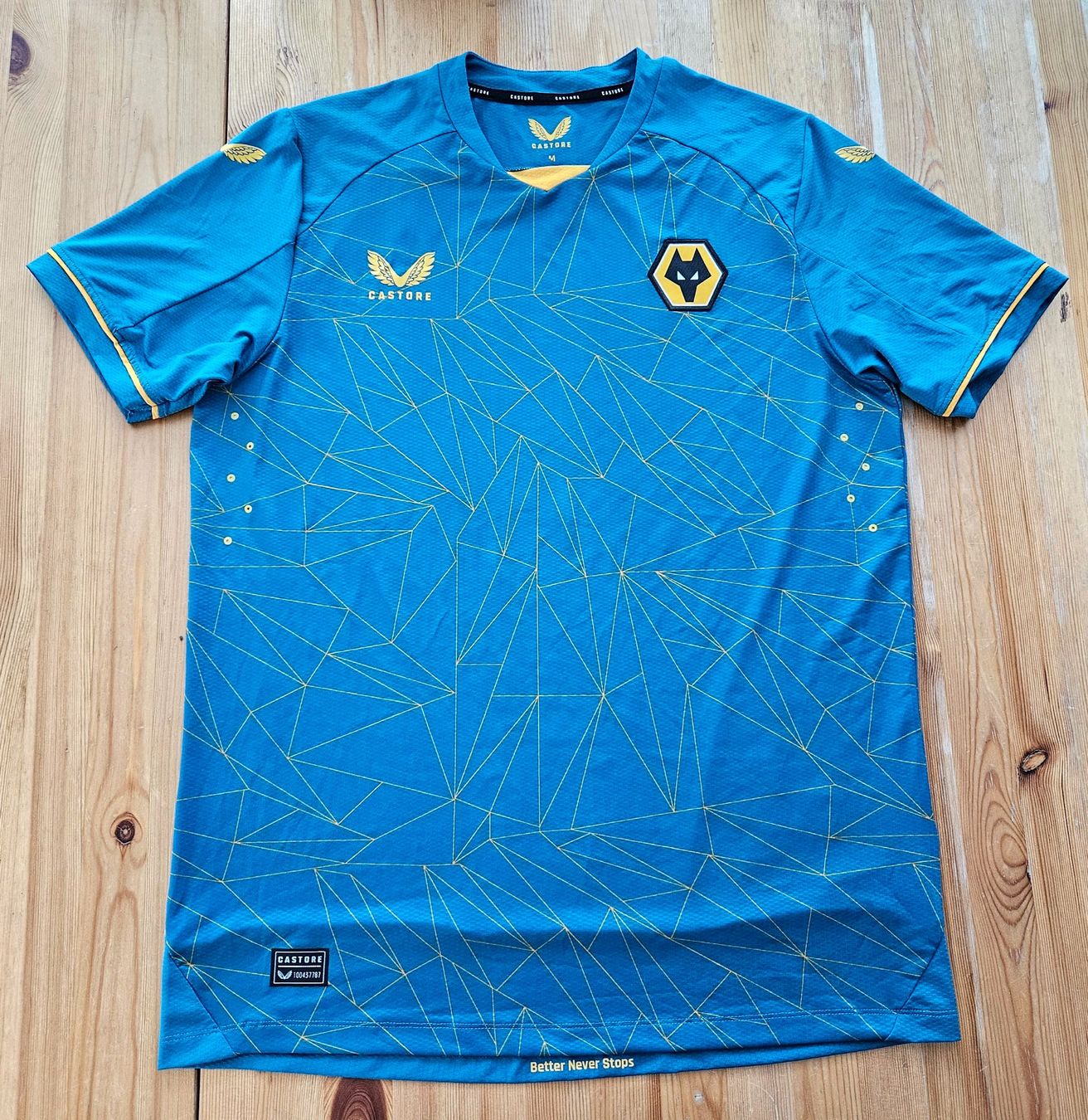 Leibchen & Hosen: Wolverhampton Wanderers Trikot NEU Castore Grösse M Wolves – Neu (gemäss Beschreibung) aus Hägglingen von United-Village-Trade