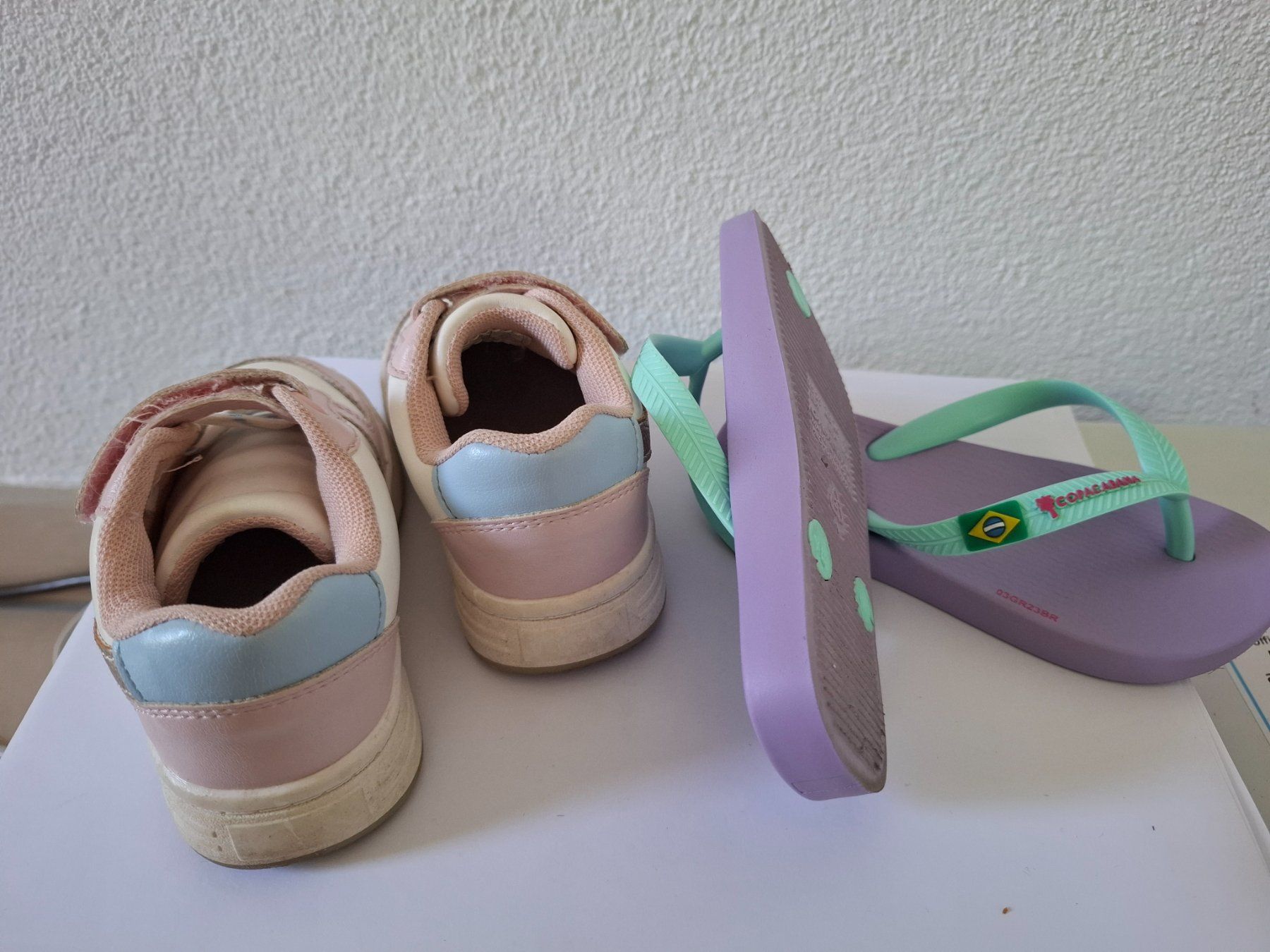 Schuhe für Mädchen: Cupcake Sneaker + Ipanema Flip Flops, Gr. 23 – Gebraucht aus Dornach von shoe-lina 3