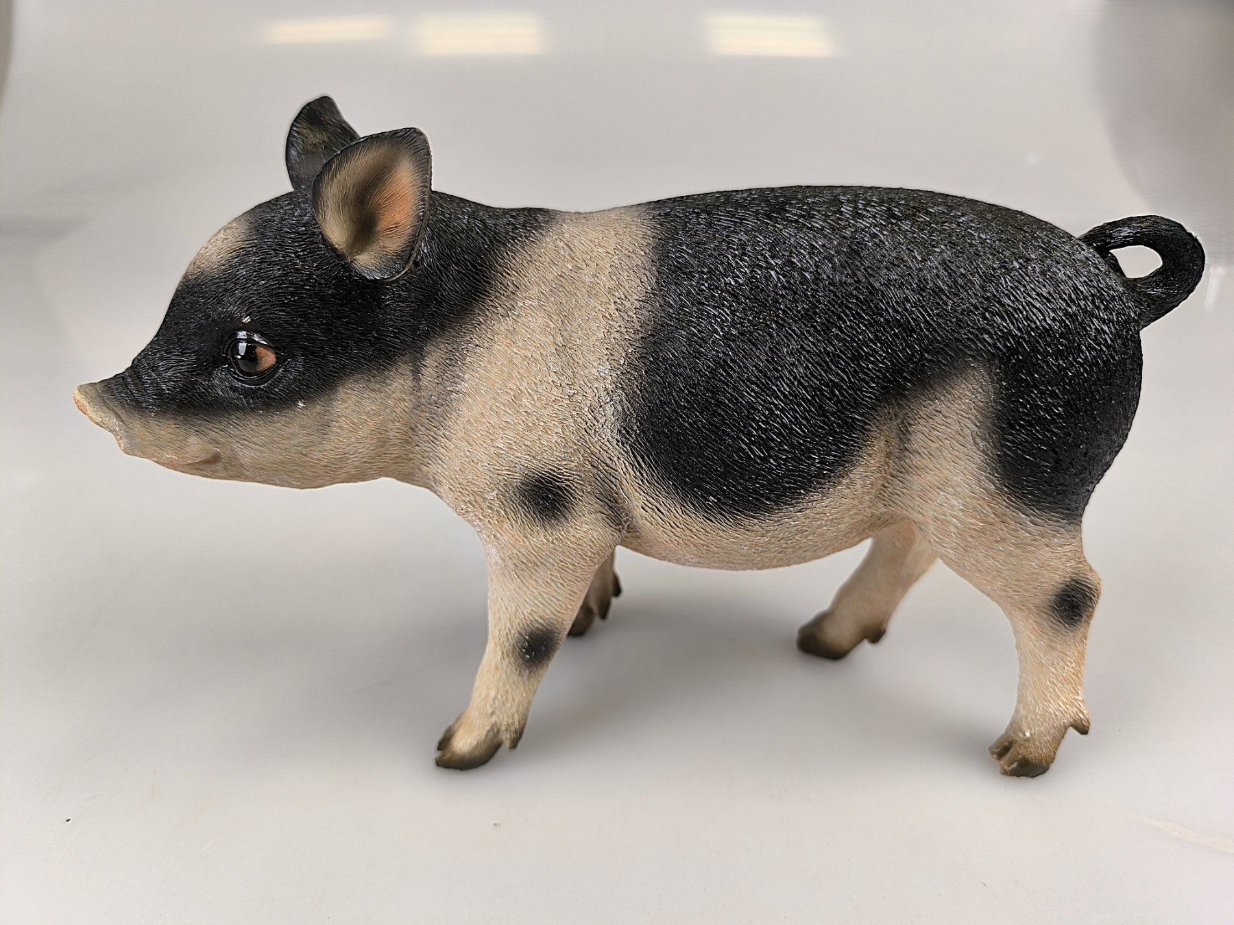 Statuette: Ferkel aus Kunststoff – Usato da Volketswil venduto da brockipfannenstil