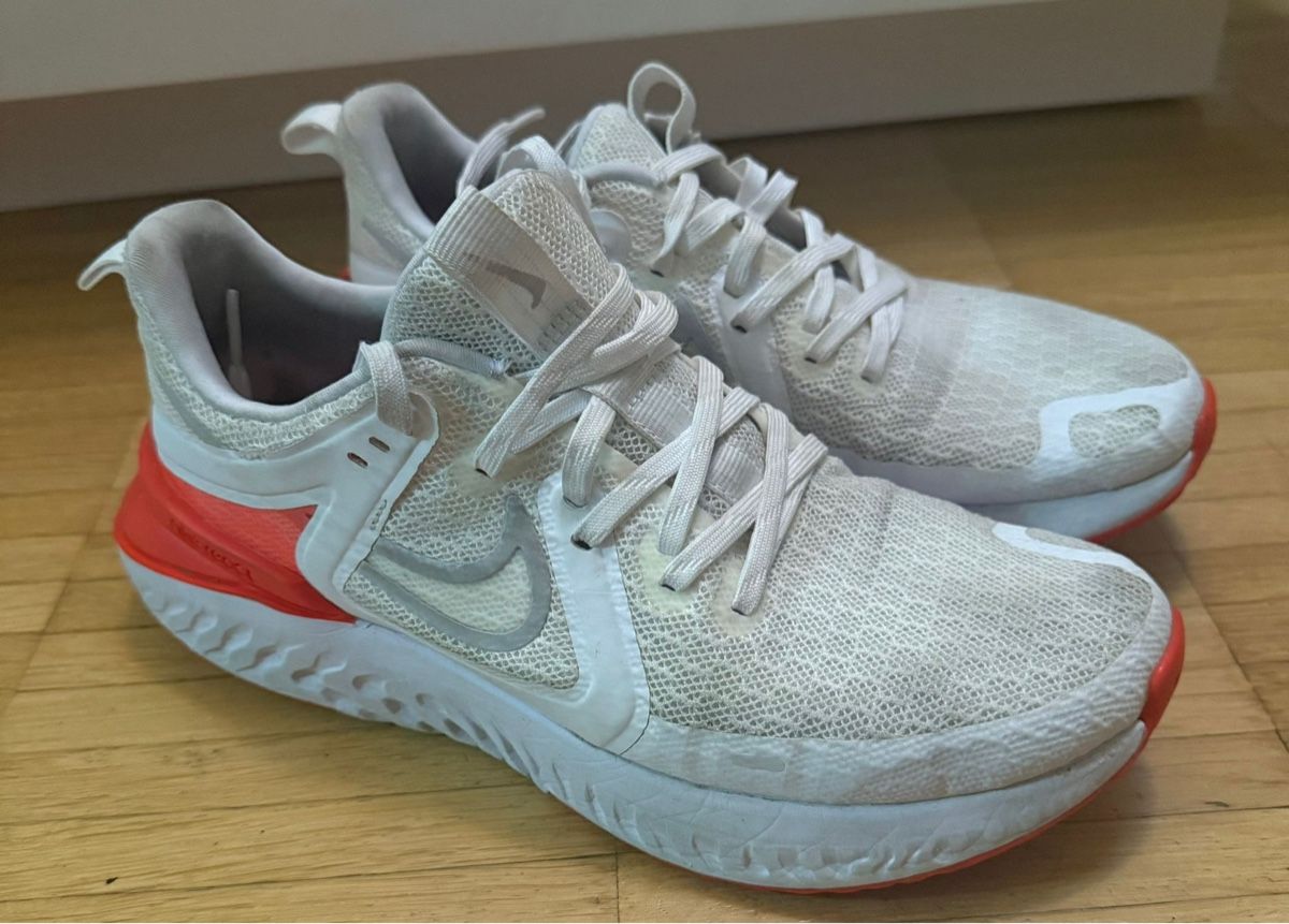 Nike Damenschuhe: Nike Womens Legend React 2 Running Sneakers – Gebraucht aus Opfikon von Luis144 1