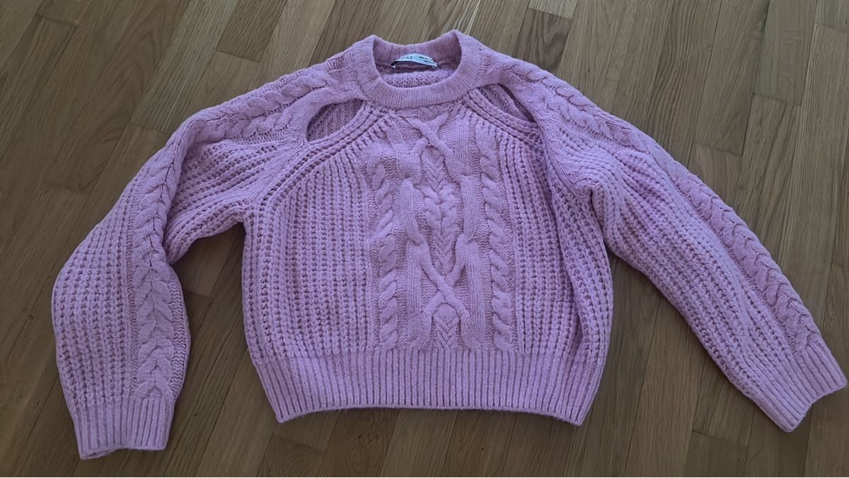 Maglioni & Felpe: Lila Strickpullover mit Zopfmuster, Grösse S, Top Zustand – Nuovo (secondo la descrizione) da Buchs ZH venduto da mic_jz5q