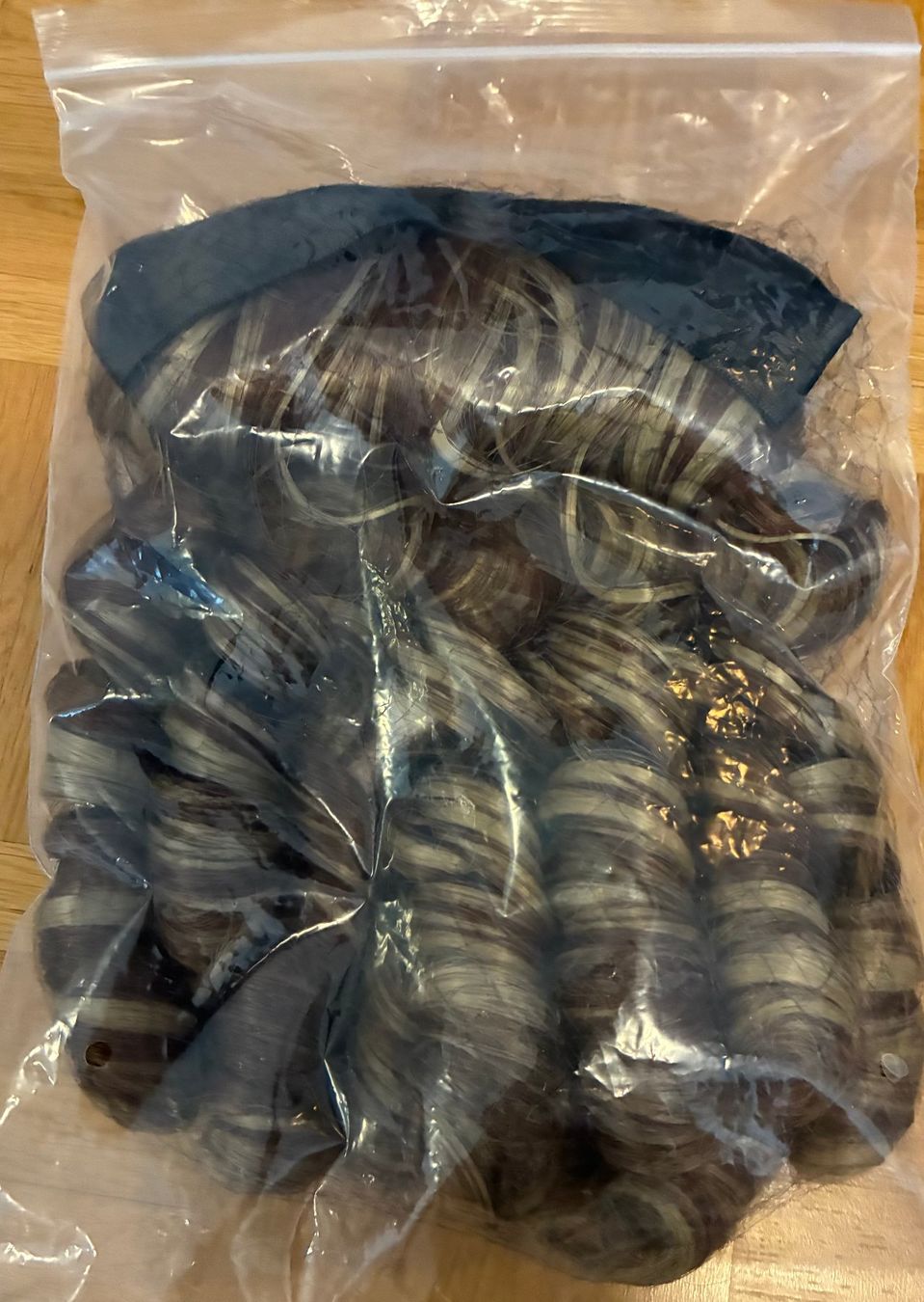 Parrucche: Originalverpackte Perücke braunblond – Nuovo (secondo la descrizione) da Stäfa venduto da wedapina 1