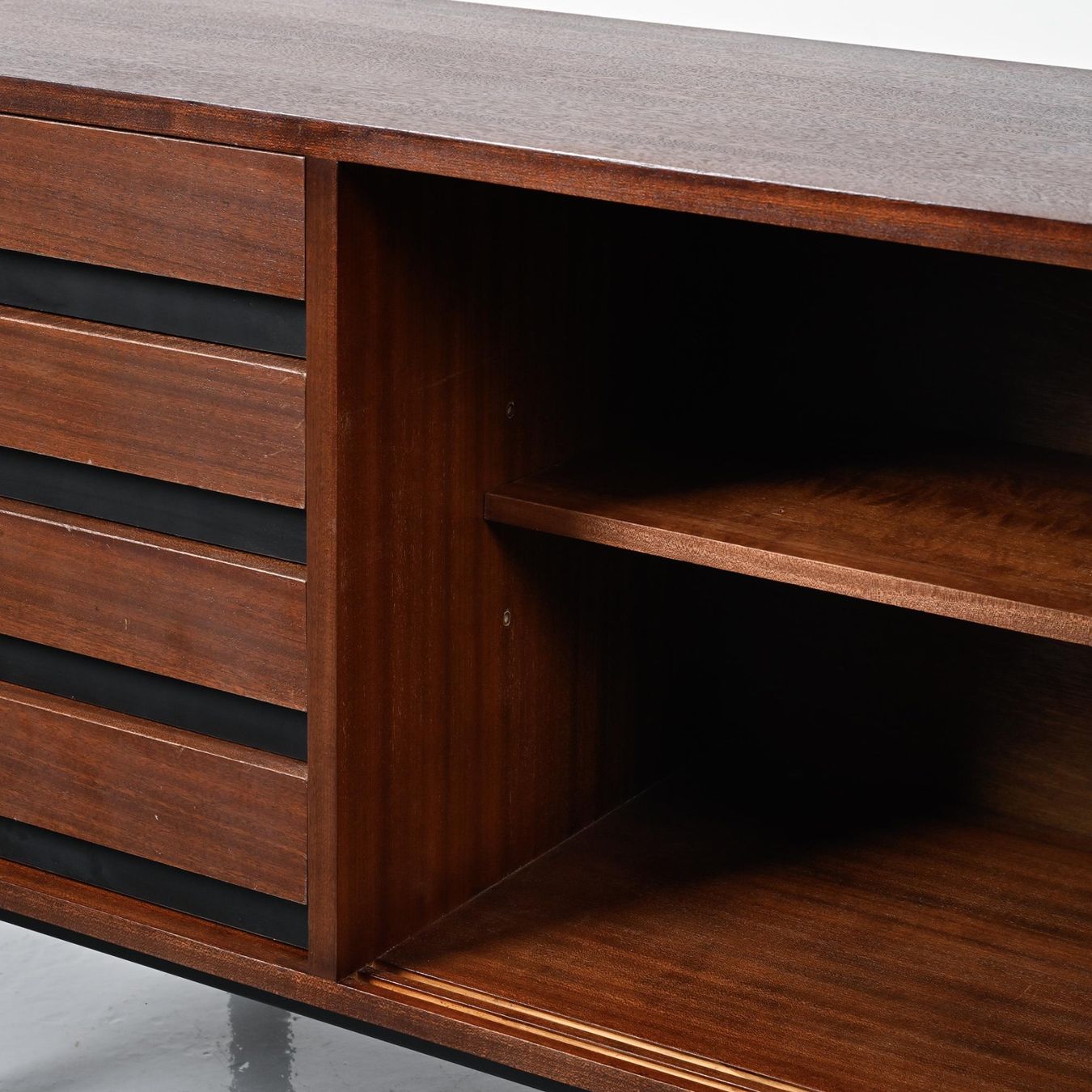 Credenze: Sideboard par Charlotte PERRIAND, édition Steph SIMON  1956 – Usato da VILLEURBANNE venduto da PATEREDELAGANDOUZE 7