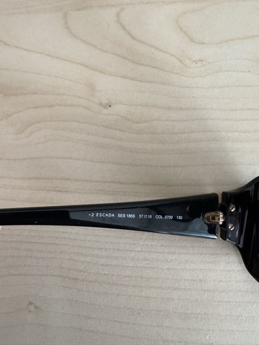 Escada Lunettes & Verres: Escada Sunglasses and Case – D'occasion à Fällanden par emilyeheim 6