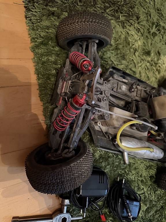 RC Kits de montage: 1:8 VIRUS 4.0 GP V32 2.4GHZ RTR – D'occasion à Ilanz par Leandrocrf 1