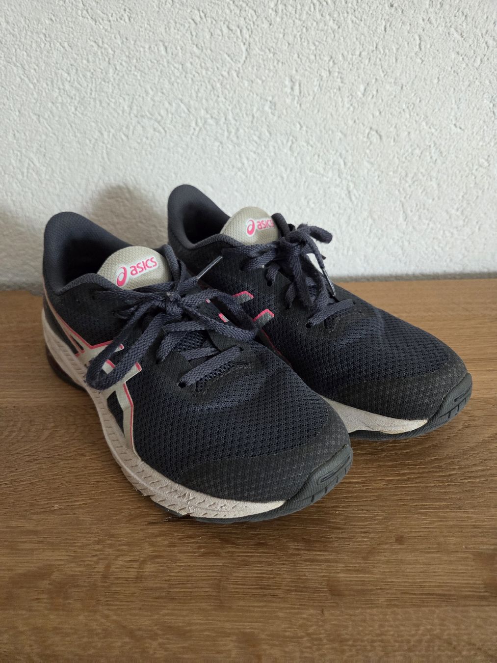 Asics Schuhe für Mädchen: Laufschuhe Asics GT-1000 Gr. 37.5 – Gebraucht aus Zollbrück von Huki1