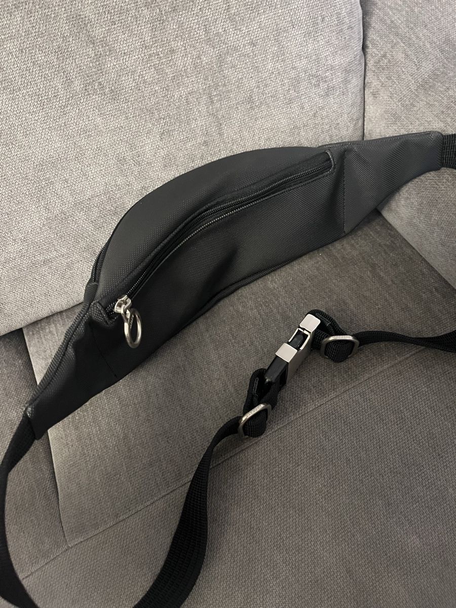 Lacoste Taschen: Lacoste Bauchtasche schwarz  – Gebraucht aus Hinwil von dire07 1