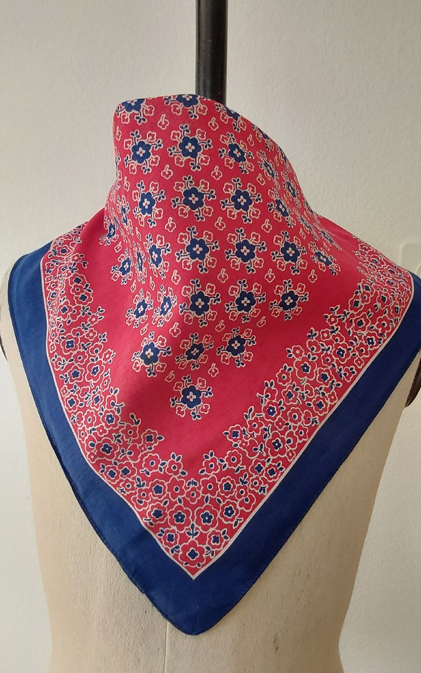 Foulards & écharpes: Tuch Baumwolle quadratisch – D'occasion à Köniz par scopello12
