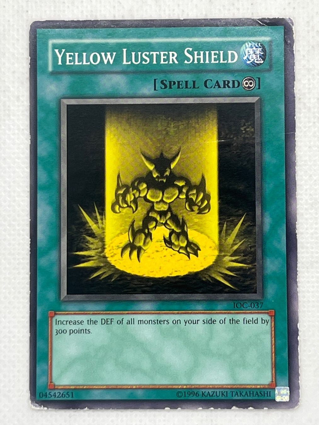 Yugioh Carte collezionabili: Yu-Gi-Oh! Yellow Luster Shield IOC-037 Englisch Common – Usato da Hinterkappelen venduto da Kim1992
