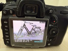 Nikon D7000 Set (ca. 23.7k Klicks) + 2 Objektive & Zubehör
