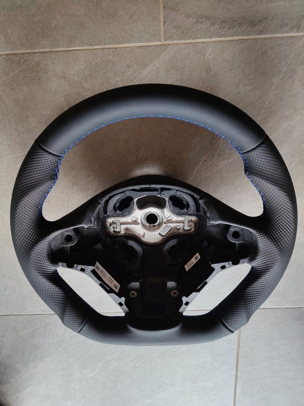 BMW Alle Autoersatzteile: M Lenkrad Bmw F- Modelle – Gebraucht aus Seuzach von rit_p9jk 1