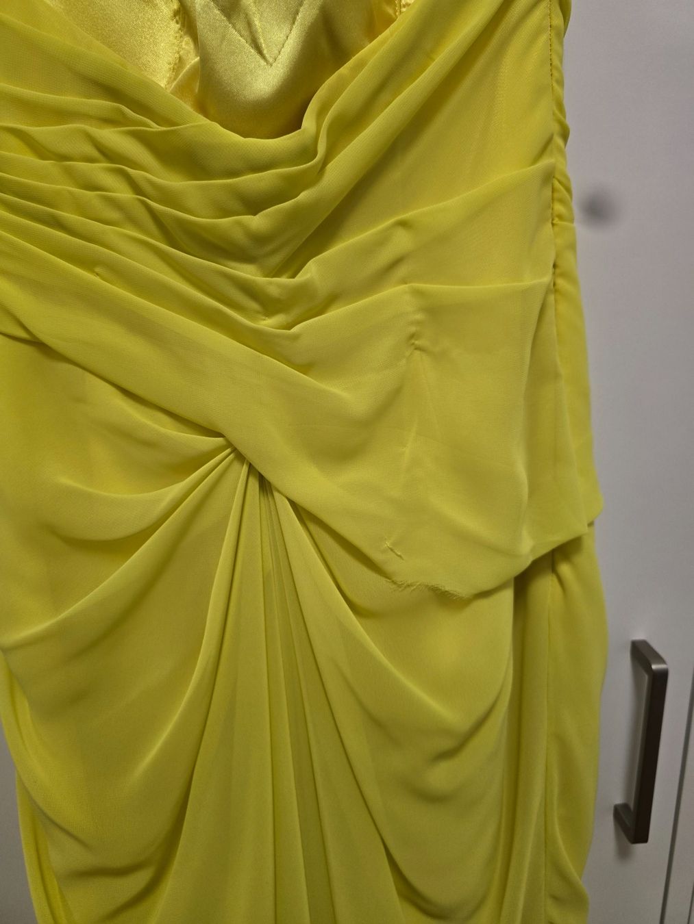 Vestiti: Abendkleid gelb – Usato da Rümlang venduto da Arsasladi 2