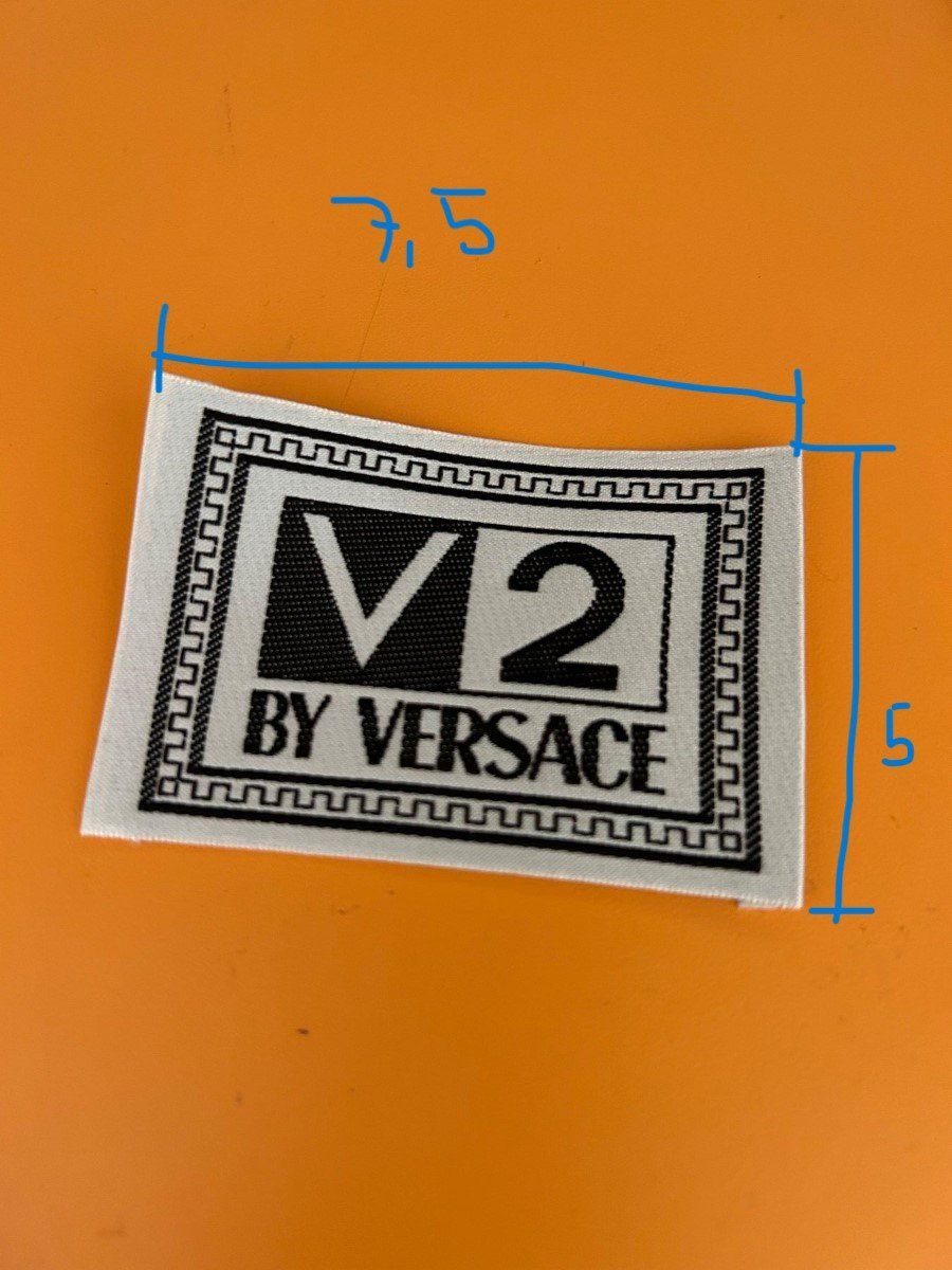 Toppe: Patch Etikette VERSACE V 2 - Nähetiketten - NEU – Nuovo (secondo la descrizione) da Arbedo venduto da nadia1973 2