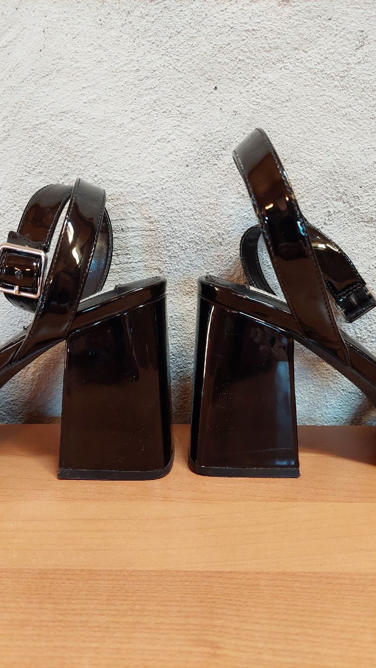 Damenschuhe: Sandales noires vernies. Taille 39 – Gebraucht aus marsens von gag03 3