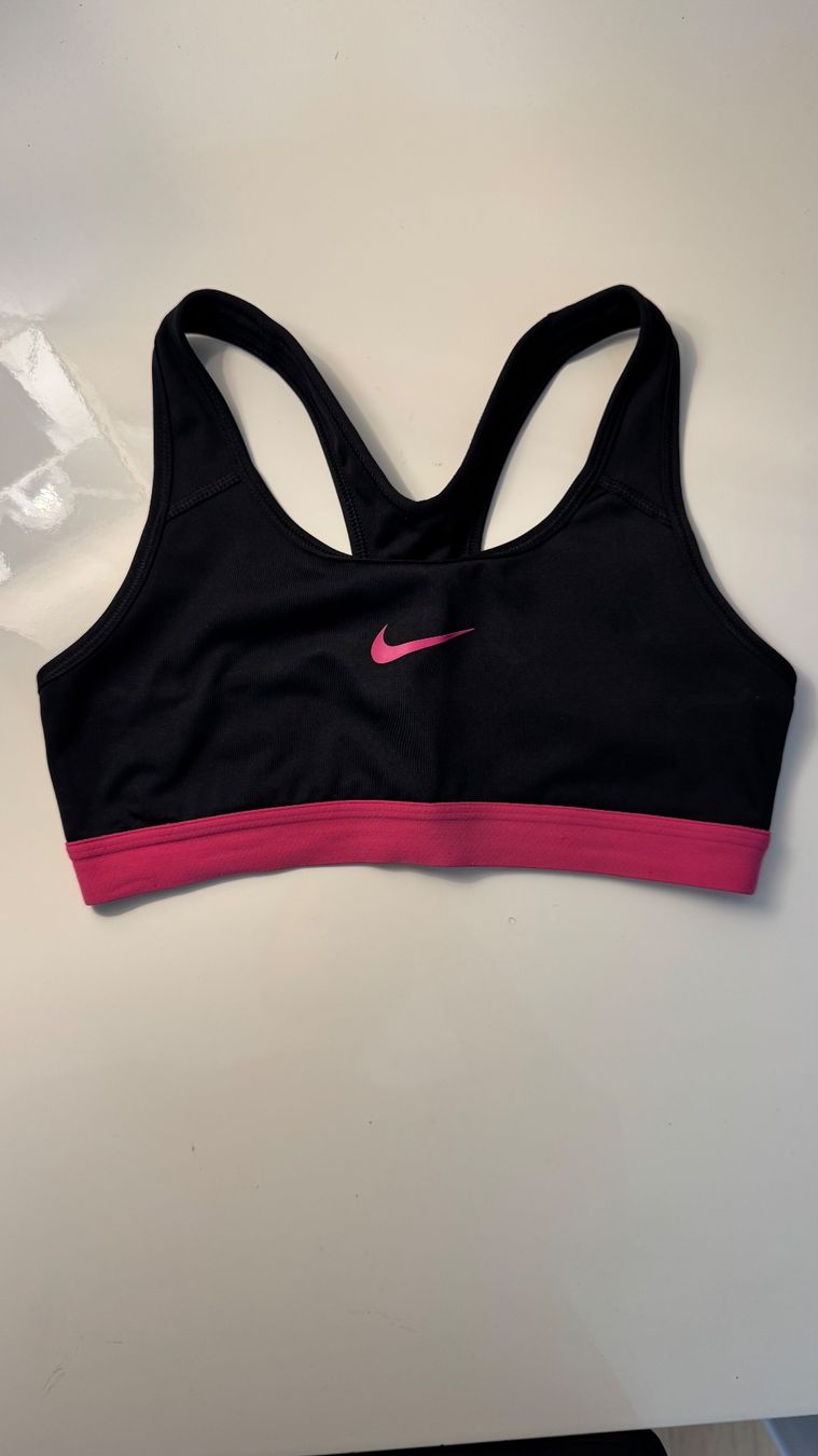 Nike Altra biancheria intima: Brassière Nike – Usato da Bulle venduto da Math2601