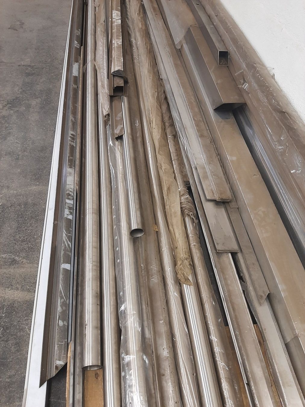 Profilati: Diverse Chromstahl Profile – Usato da Eschlikon TG venduto da Freitech.2015 1