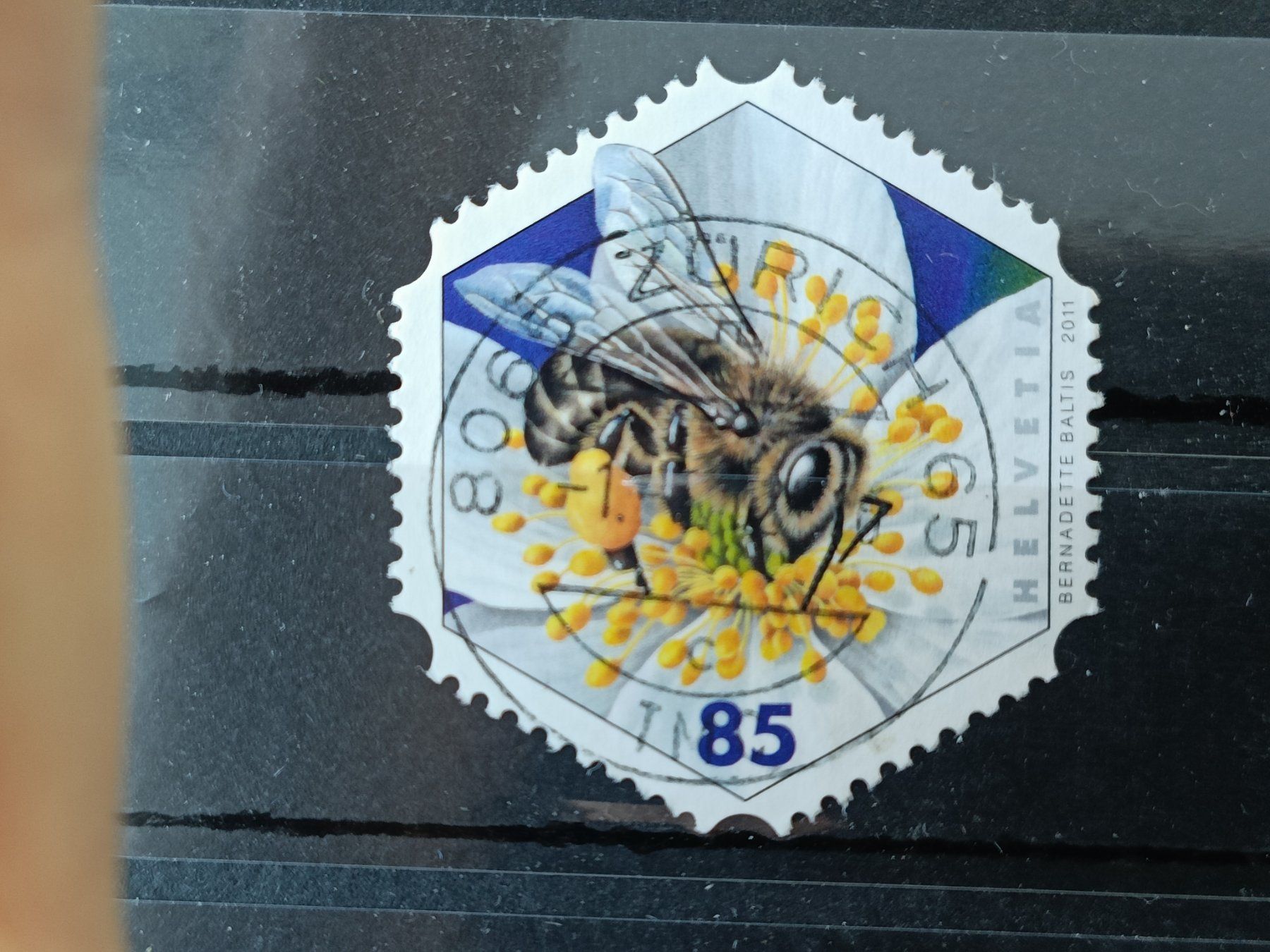 Alle Briefmarken: 2011 Honigbiene Voll Stempel – Gebraucht aus Dübendorf von goeggi79