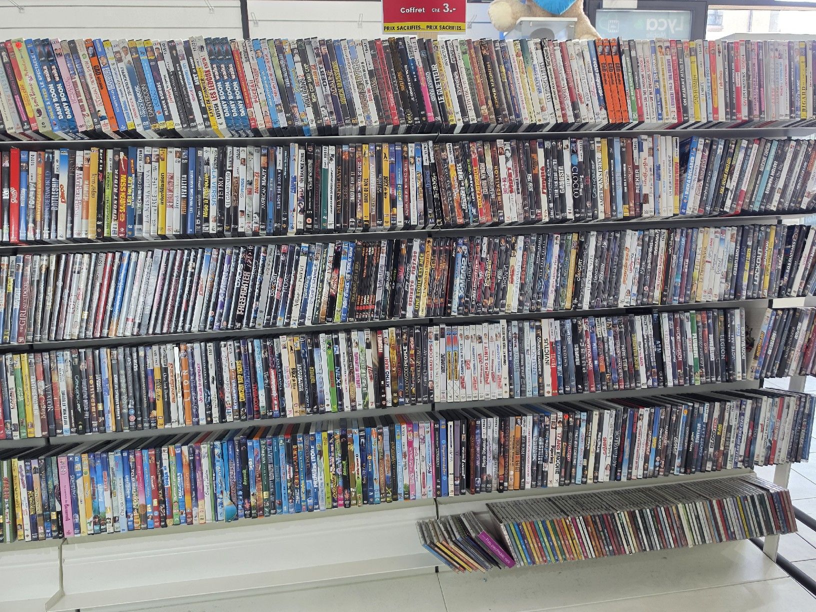 Lot de 2000 DVD et séries (Gebraucht) in Genève für CHF 200 – mit ...
