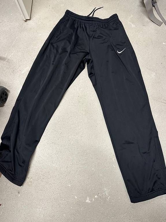 Hosen: Pantalon training Nike – Gebraucht aus Longirod von Fabricelli