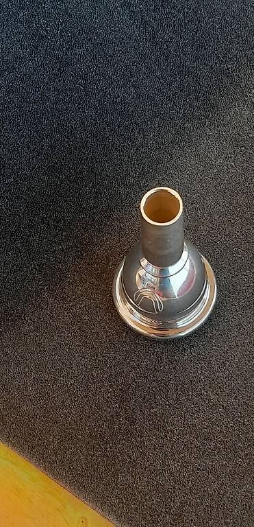 Strumenti musicali: Bocchino Euphonio – Usato da Campo Blenio venduto da Sebasch 2