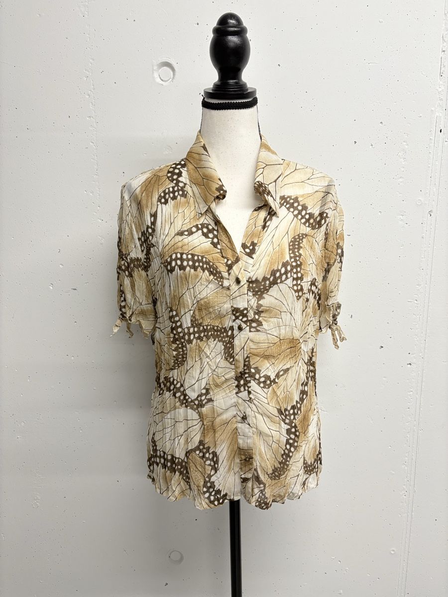 Basler Blusen: Basler Bluse Gr. 40 mit Schmetterling Print beige Crinkle – Neu (gemäss Beschreibung) aus Regensdorf von secondchancefashion