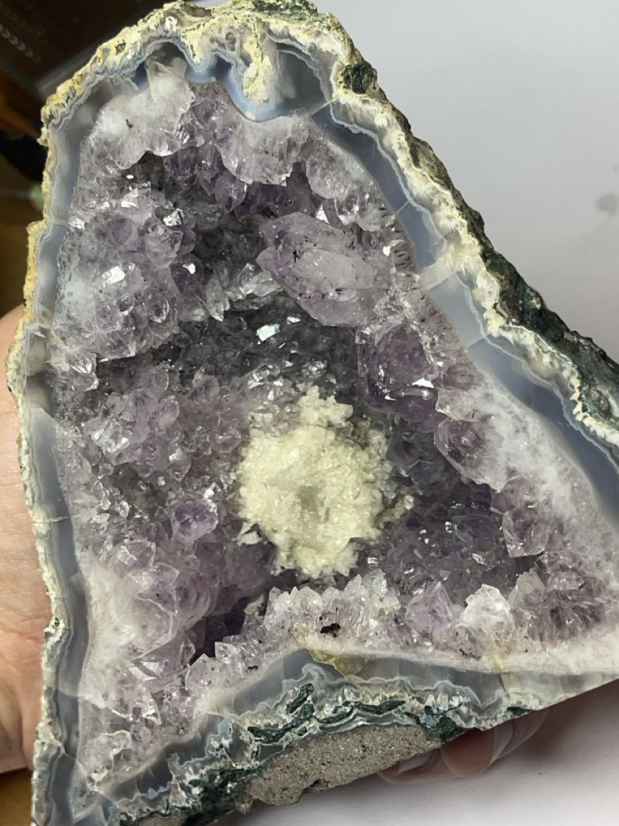 Mineralien & Heilsteine: Géode de quartz violet (Améthiste) – Gebraucht aus Le Landeron von Ayriss 4