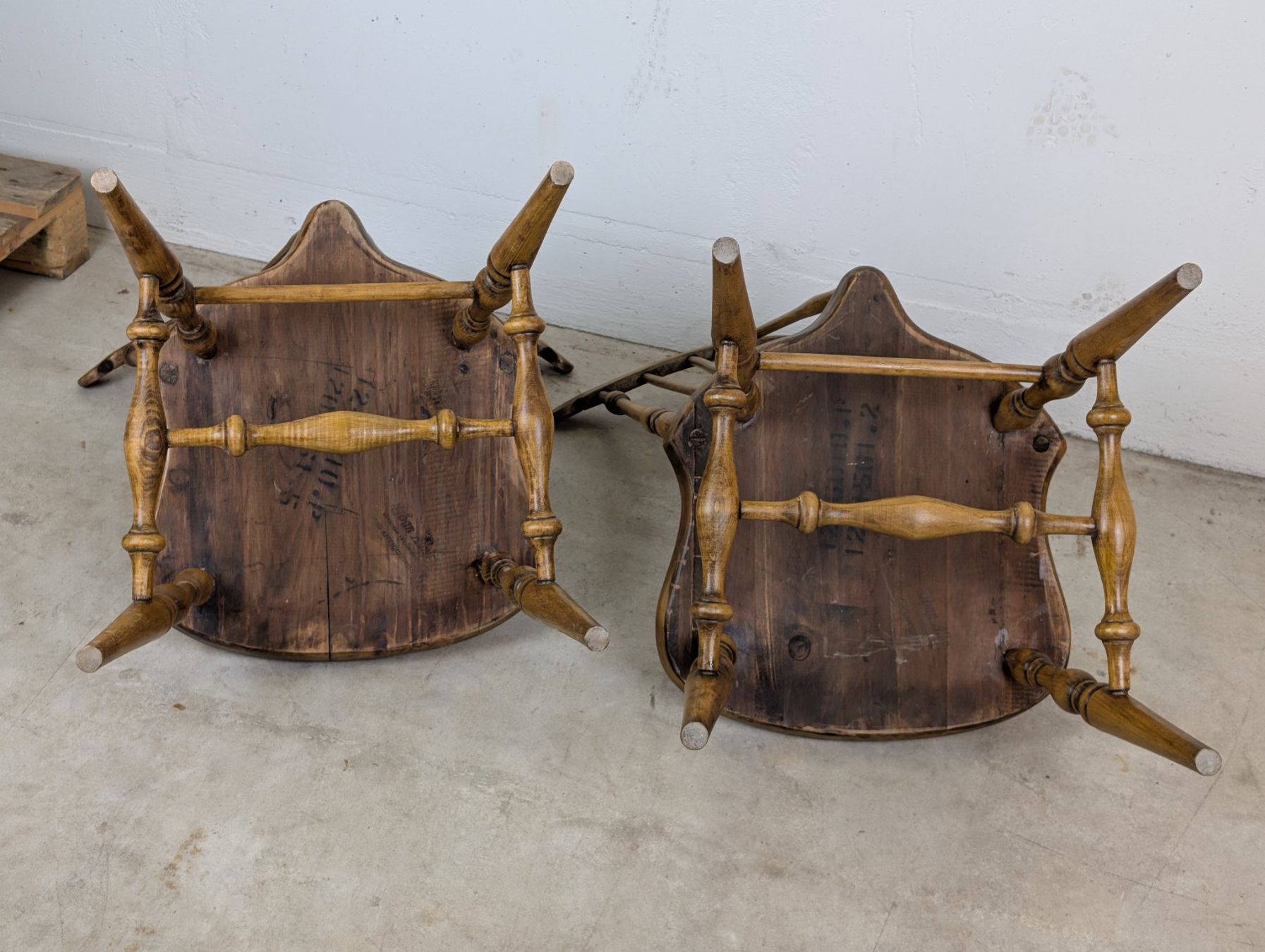 Stühle: zwei Ethan Allen Windsor Stühle 12-6010 – Gebraucht aus Winterthur von Hint17 2