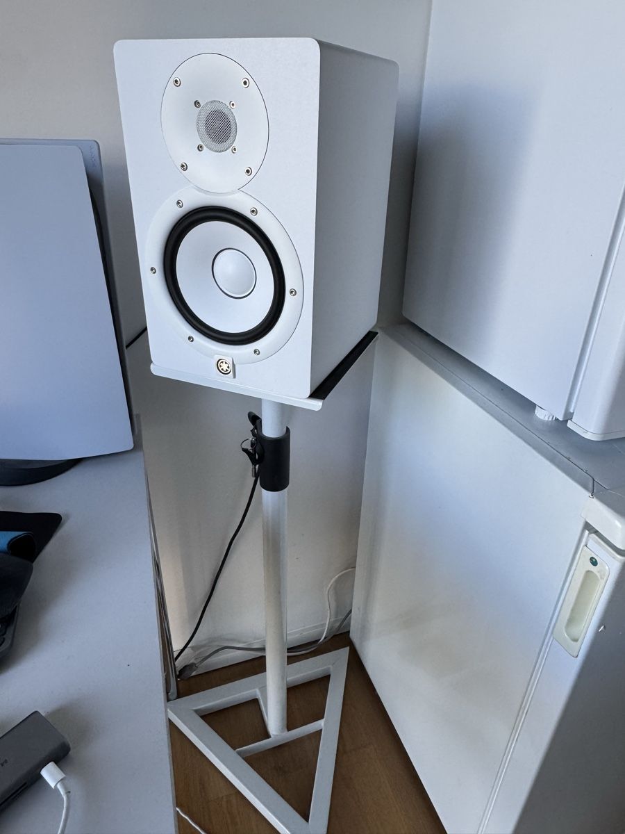 Yamaha Casse acustiche: Yamaha HS7 Paar Studiomonitore mit Ständern – Usato da Zürich venduto da tim_t6kb 1