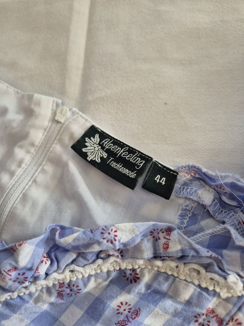 Camicette: Alpenfeeling Trachtenbluse, hellblau-weiss kariert, Gr. 44 – Nuovo (secondo la descrizione) da Luzern venduto da michschm7 1