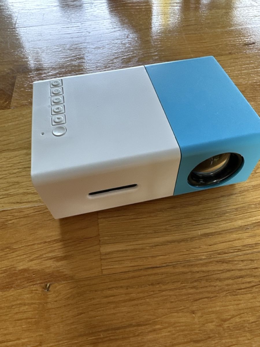 Videoprojektoren: Mini Beamer – Gebraucht aus Oberegg von hilli9