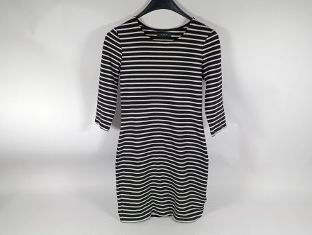 VILA Robe noire lignée taille M