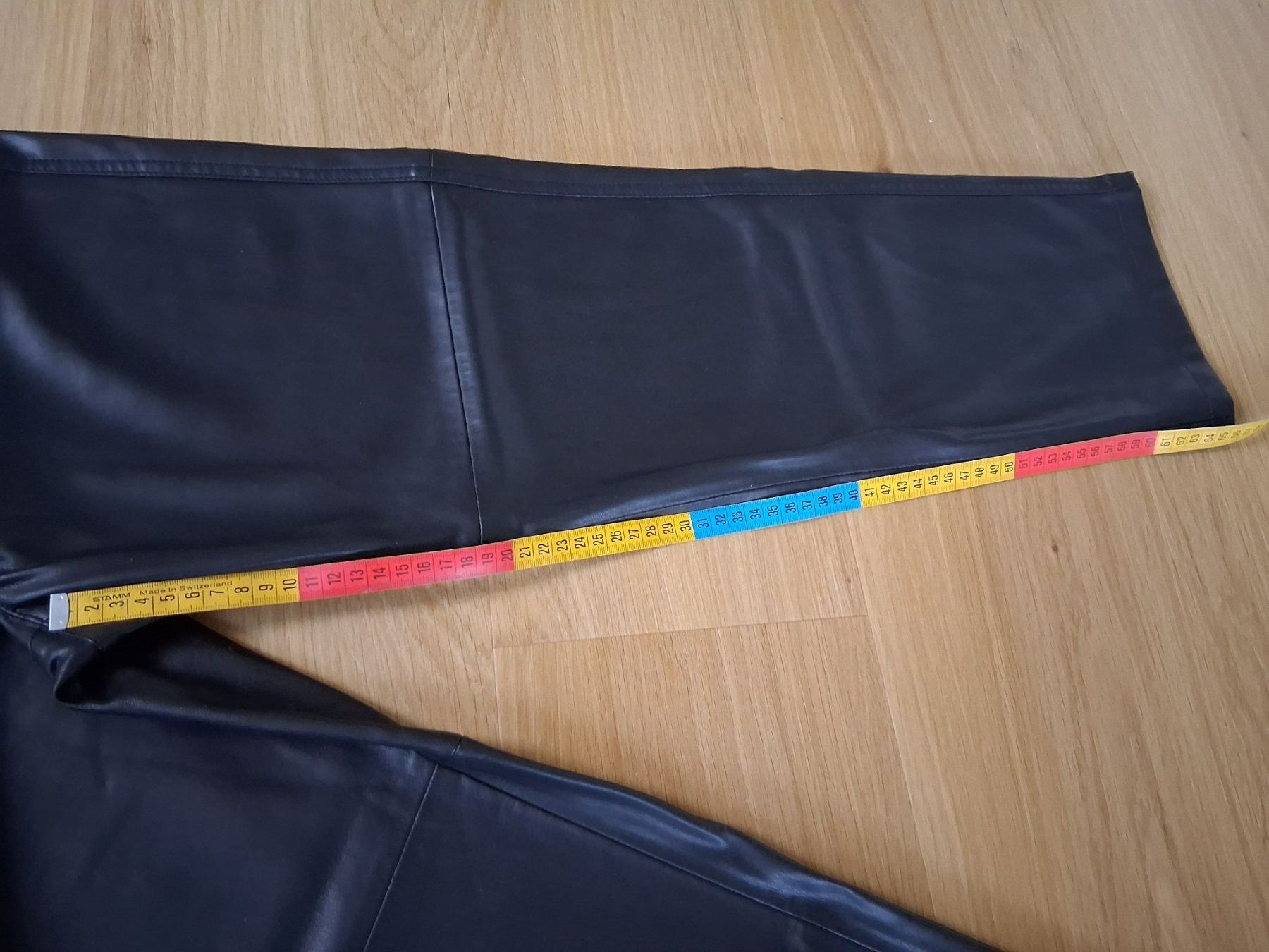 Mango Pantaloni: MNG (Mango) Kunstlederhose 38 – Usato da Lengnau AG venduto da Nathi88 6