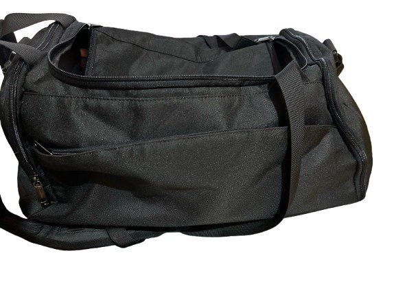 Borse: Borsa sportiva nera spaziosa come nuova – Usato da Chiasso venduto da Sasy2001