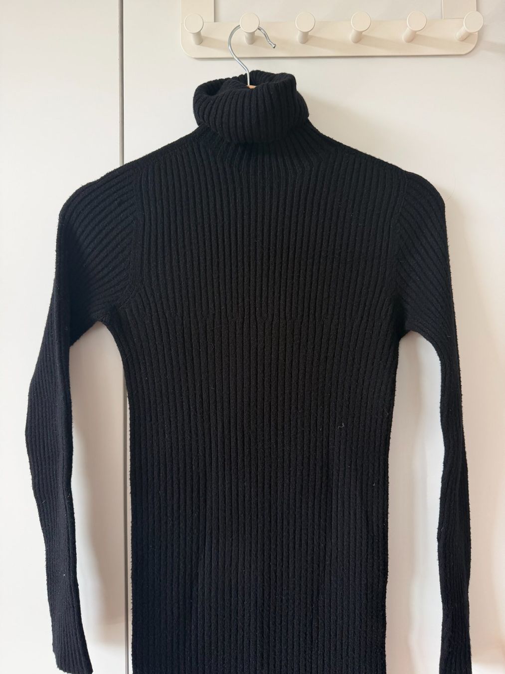 Vestiti: Schwarzes Sundae Rippstrickkleid, Ca. Gr. S – Usato da Neukirch an der Thur venduto da foundby. 3