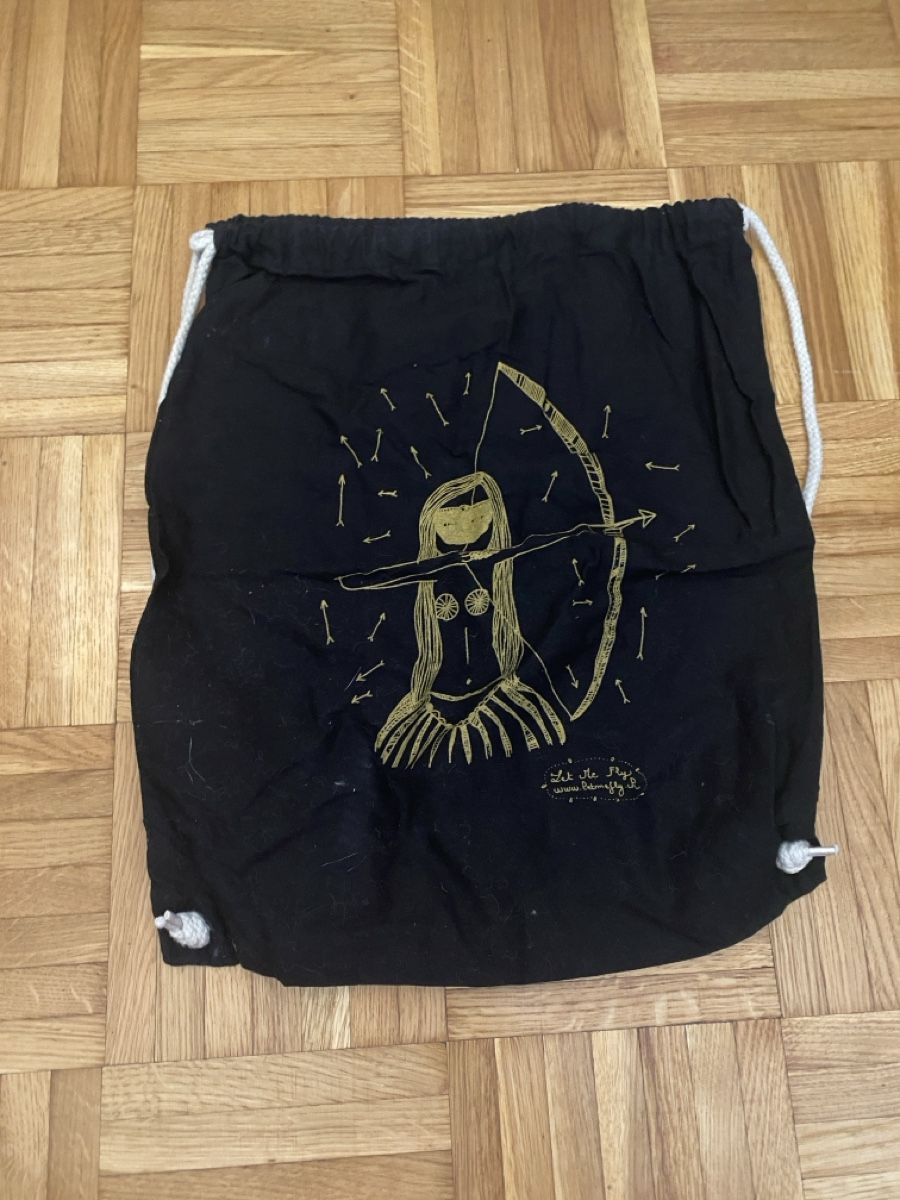 Kindertaschen: Sac à cordon noir avec motif archer doré – Gebraucht aus Onex von AlisonH