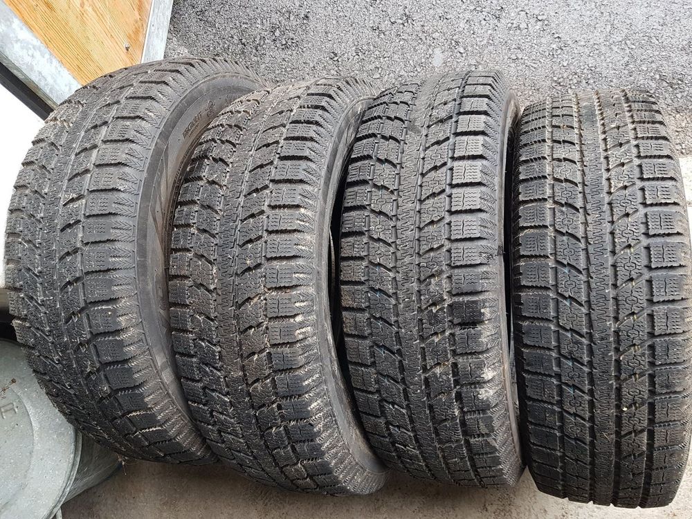 Winterpneu Toyo 205/70 R15 | Kaufen auf Ricardo
