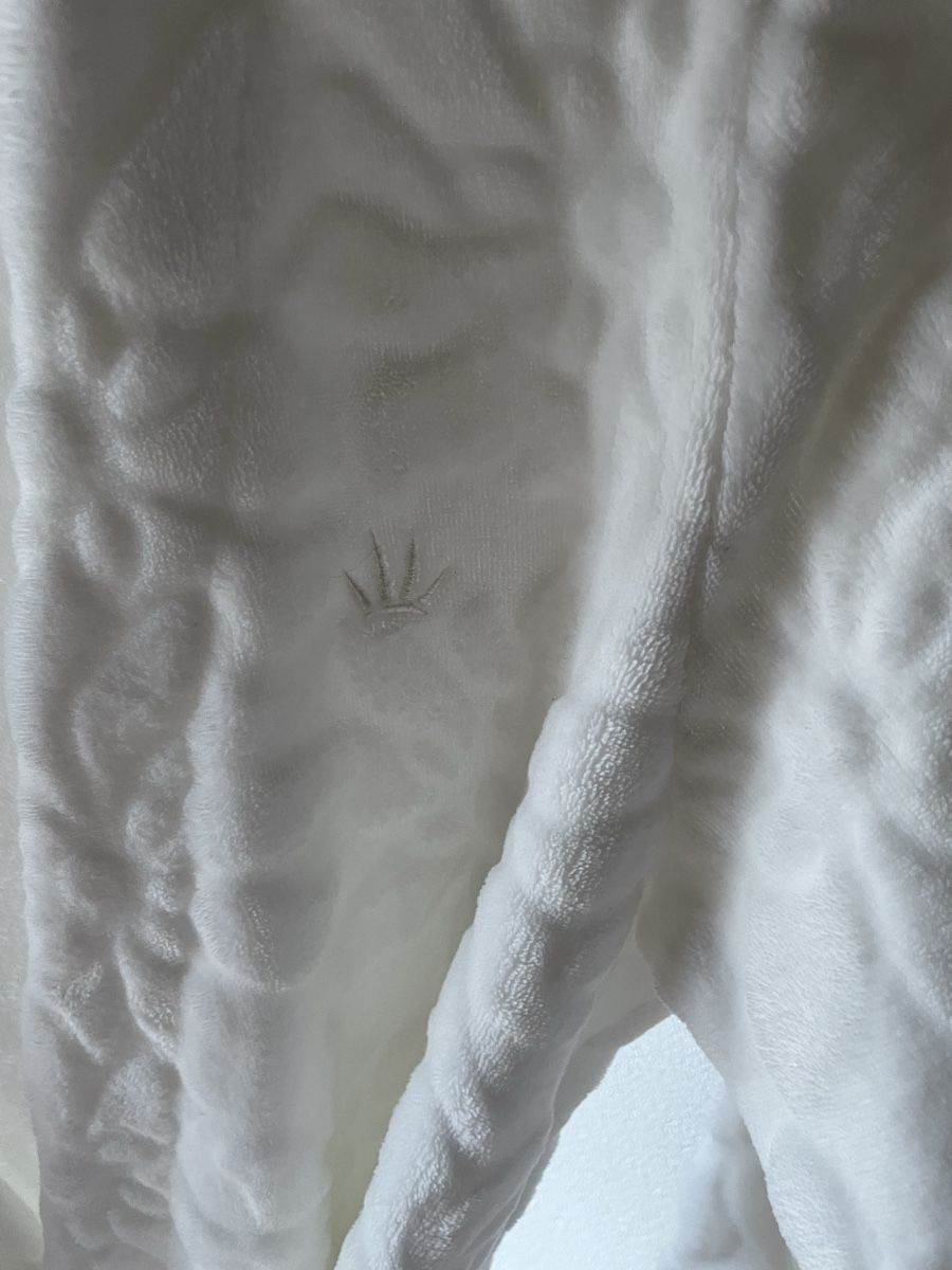 Bademäntel: Triumph Kurze Bademantel in weiss Gr.M – Gebraucht aus St. Moritz von hdj_dd7v 1