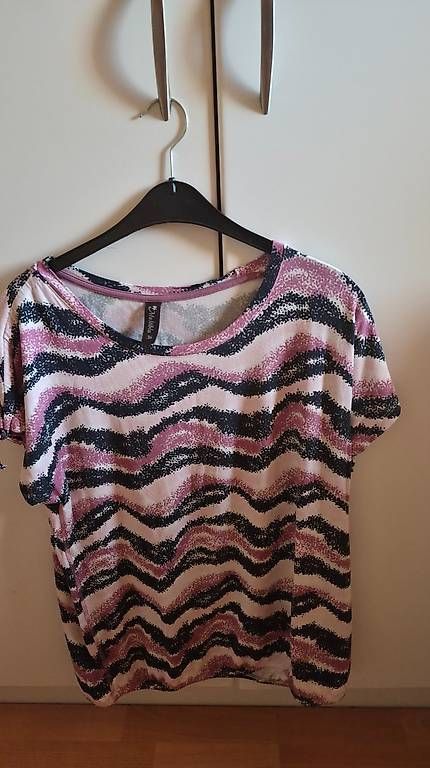 T-shirt: T-Shirt wie neu – Usato da Zofingen venduto da PiaZ0102