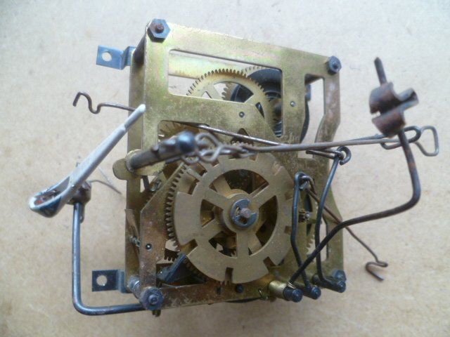 Orologi da terra & Orologi da parete: Kuckucks Uhrwerk mit Vogel – Usato da Effretikon venduto da Heimstudio