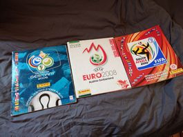 3 Albums Panini Foot (CDM 2006, Euro 2008, CDM 2010) remplis