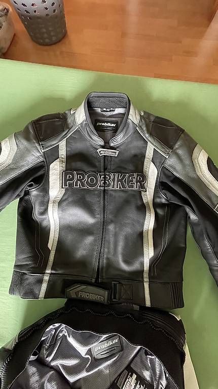 Lotti di vestiti: Motorrad Leder - Herren- Kombi Probiker – Usato da Aeschi SO venduto da sim_sp26 3