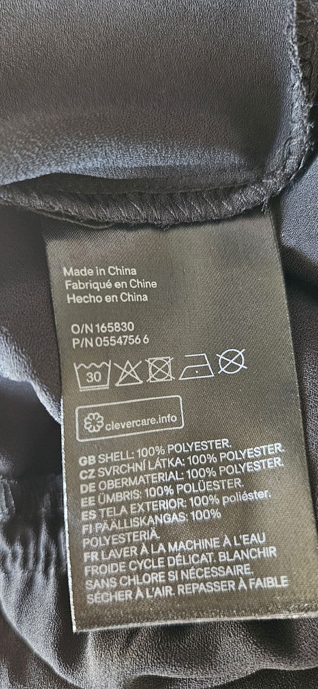 H&M Tute: Jumpsuit Damen Schwarz Grösse S H&M – Usato da Rombach venduto da ThriftBetter 5