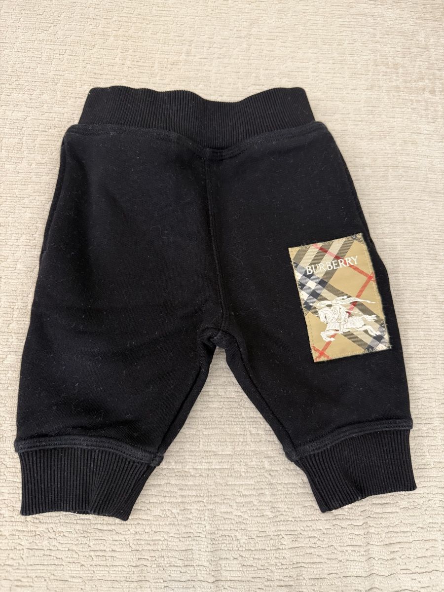 Burberry Pantaloni: Burberry Jogginghose Baby – Usato da Altendorf venduto da Carcoura