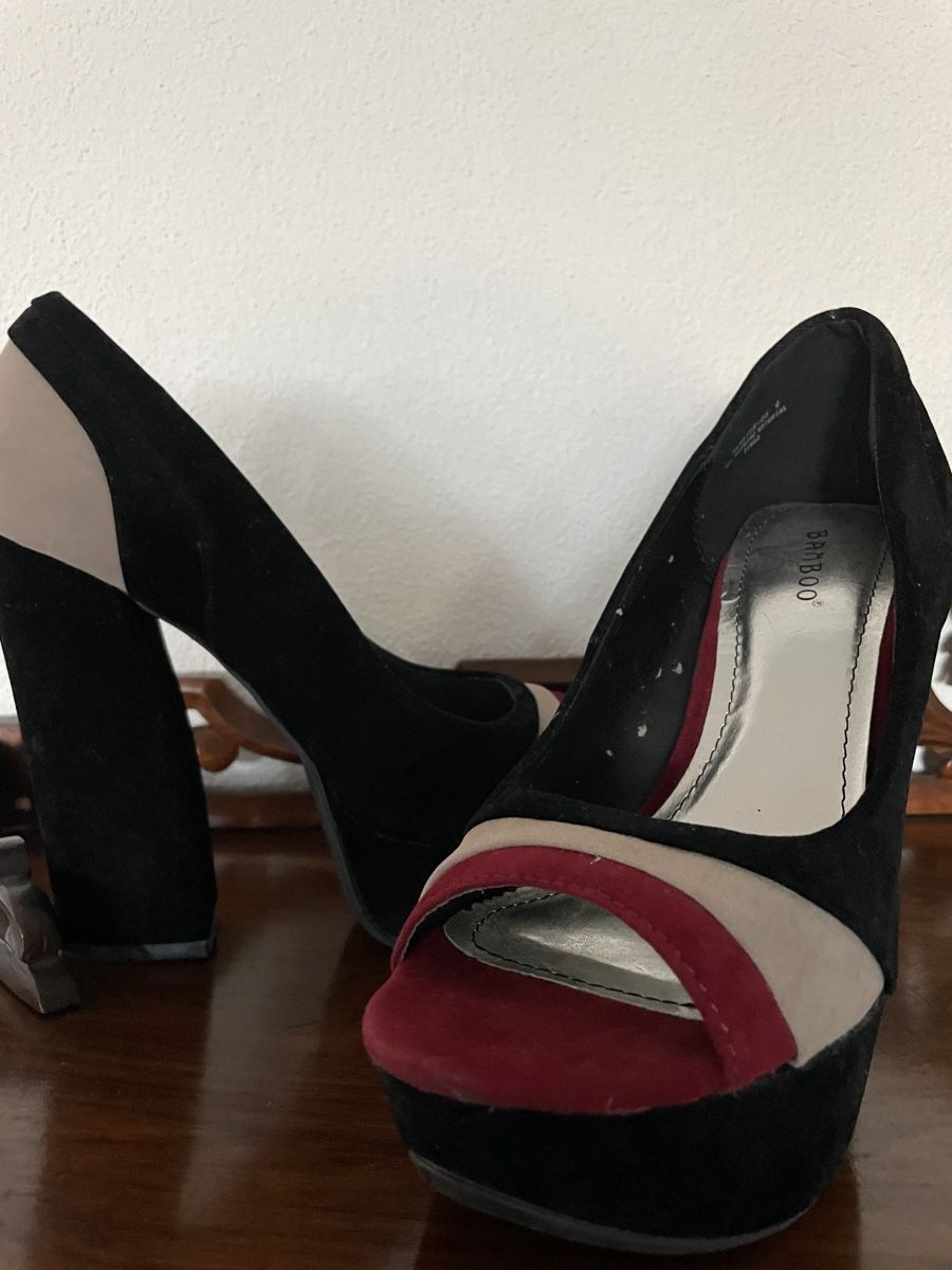 Scarpe da donna: Schwarze Damen Plateau Pumps Gr. 40 – Nuovo (secondo la descrizione) da Emmenbrücke venduto da Ladyboutique 7