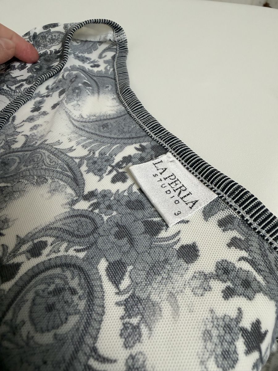 La Perla Top: LA PERLA STUDIO mesh top Paisley Print – Usato da Knonau venduto da Grapesvintage 1