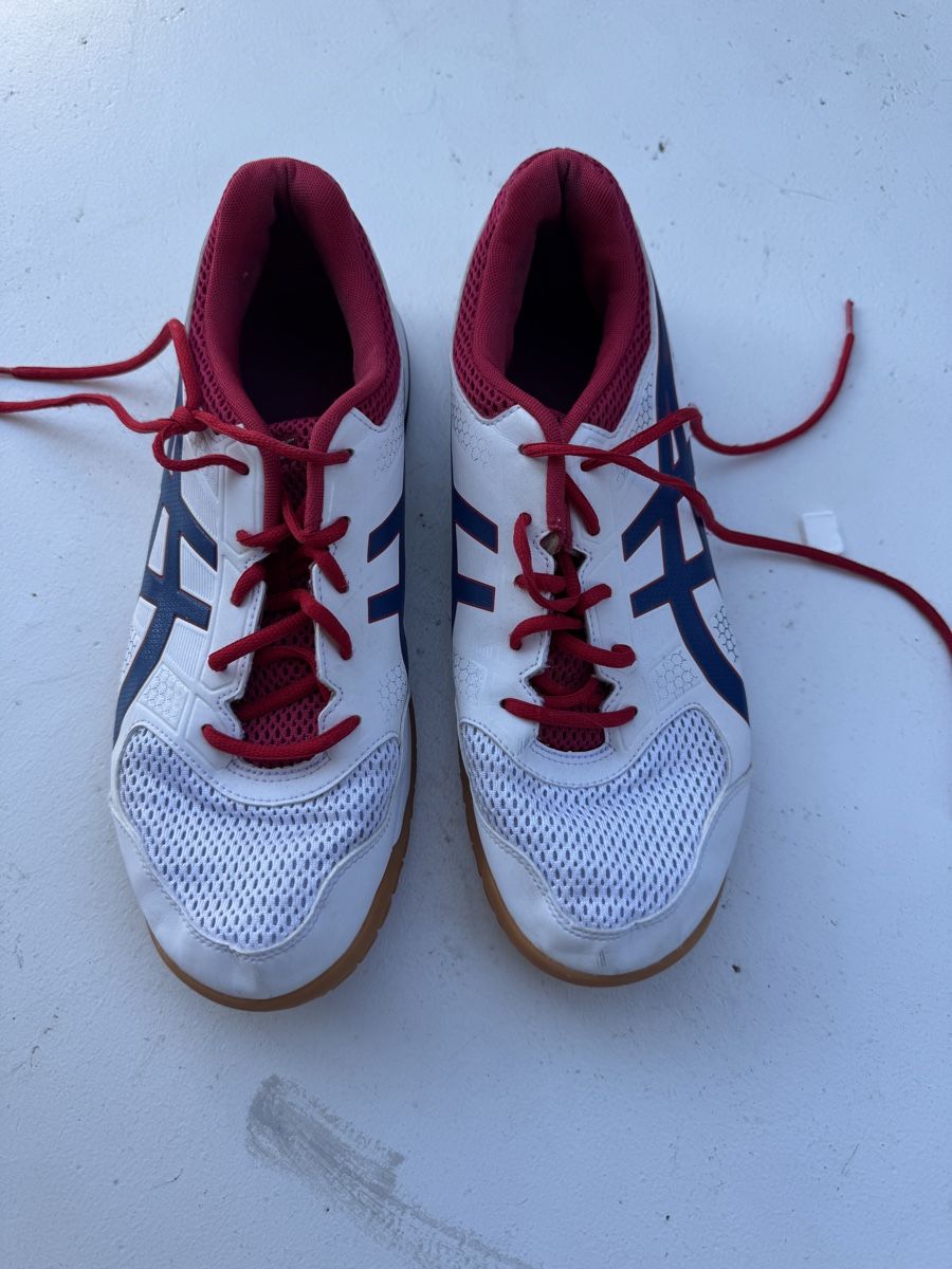 Asics Scarpe da uomo: Asics - Hallenschuhe kaum gebraucht 44.5 – Usato da Binz venduto da ben_qv87 1